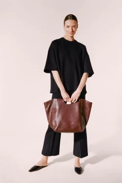 MAR TOTE | RAISIN 8 MAR TOTE | RAISIN -Staud Outlet Store 000002270029 edit 1 WEB