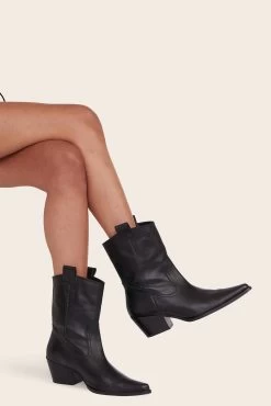 JUNE BOOT | BLACK -Staud Outlet Store 07 1313 BLK 00196 web