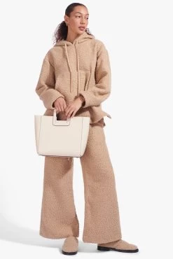 SHIRLEY LEATHER BAG | CREAM -Staud Outlet Store Bear Hoodie Doe Rabbit Sweatpant Doe 01609 web