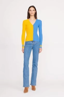 THE STAUD NFL CARGO SWEATER | LOS ANGELES CHARGERS -Staud Outlet Store CARGO SWEATER LOS ANGELES CHARGERS 0100 web