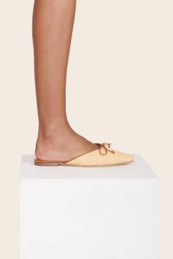 GINA MULE | NATURAL RAFFIA -Staud Outlet Store GINA MULE RAFFIA 1 web