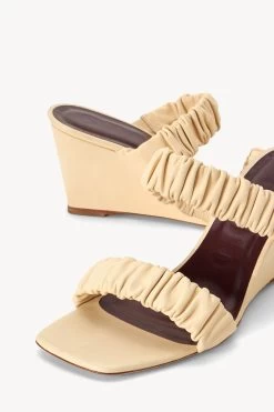 FRANKIE WEDGE | CREAM 11 FRANKIE WEDGE | CREAM -Staud Outlet Store STAUD FRANKIE WEDGE CRM SEASON 22 ECOM 4