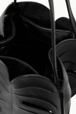 PALM BAG | BLACK -Staud Outlet Store STAUD PALM BAG BLACK SUPF 23 ECOM 4