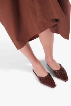 GINA MULE | BROWN CROC EMBOSSED -Staud Outlet Store Sunday Skirt Bark02357 web 1b36f71c 4f35 4a61 9abe db69ce0ebb52