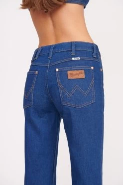 STAUD + WRANGLER THE BIKINI JEAN | DARK RINSE 13 STAUD + WRANGLER THE BIKINI JEAN | DARK RINSE -Staud Outlet Store Wrangler 0693 web