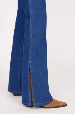 STAUD + WRANGLER THE BIKINI JEAN | DARK RINSE 15 STAUD + WRANGLER THE BIKINI JEAN | DARK RINSE -Staud Outlet Store Wrangler 0698 web