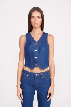 STAUD + WRANGLER THE VEST | DARK RINSE