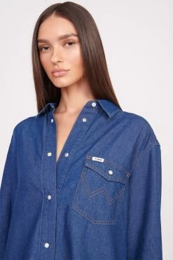 STAUD + WRANGLER THE OVERSIZED WESTERN | DARK RINSE -Staud Outlet Store Wrangler 1116 web