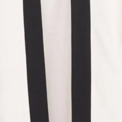 WRIGHT TOP | ECRU BLACK 11 WRIGHT TOP | ECRU BLACK -Staud Outlet Store fall 23 1193 web 572c34b1 cab4 4c67 955b 429b08c652d7